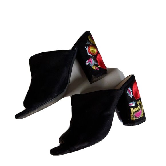 Sofree Shoes - Sofree Size 39 / 8 Embroidered Chunky Heels Floral Mule Slip On Black Red Cute